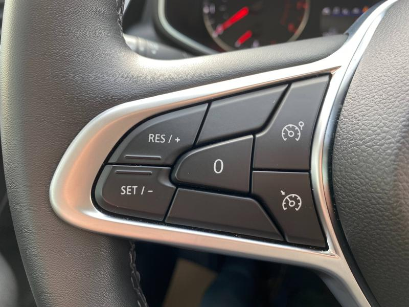 Photo 14 de l’annonce de RENAULT Clio d’occasion à vendre à SAINT PIERRE LES NEMOURS