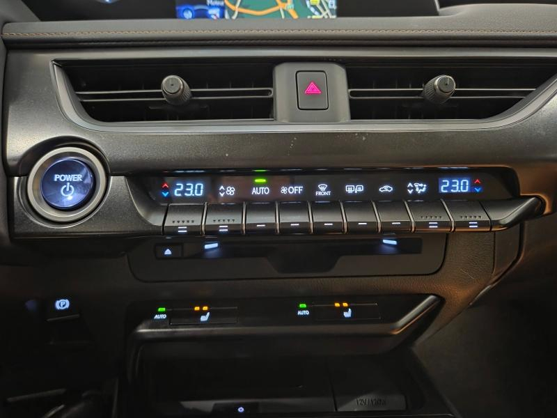 Photo 7 de l’annonce de LEXUS UX d’occasion à vendre à AUBIÈRE