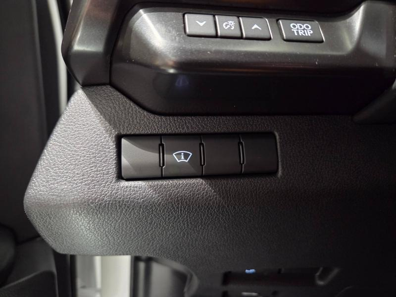 Photo 10 de l’annonce de LEXUS UX d’occasion à vendre à AUBIÈRE