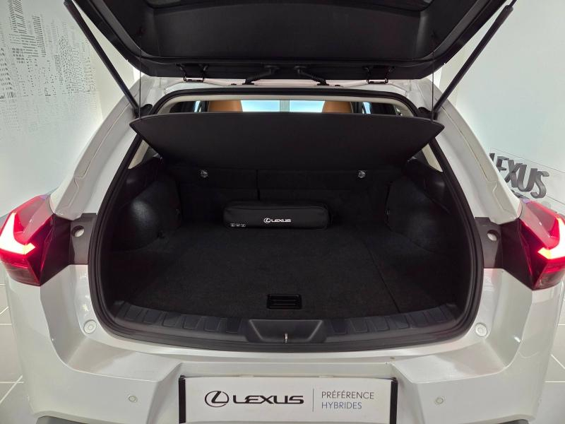 Photo 15 de l’annonce de LEXUS UX d’occasion à vendre à AUBIÈRE