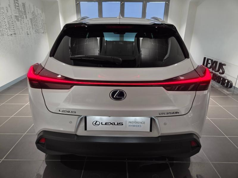Photo 18 de l’annonce de LEXUS UX d’occasion à vendre à AUBIÈRE