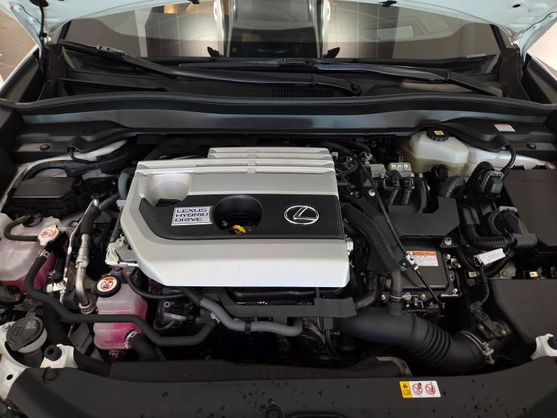 Photo 20 de l’annonce de LEXUS UX d’occasion à vendre à AUBIÈRE