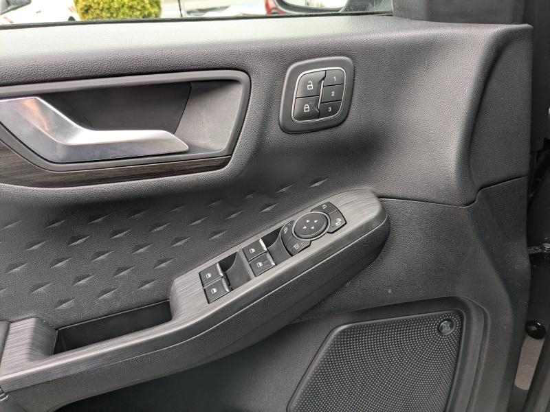 Photo 8 de l’annonce de FORD Kuga d’occasion à vendre à CARCASSONNE