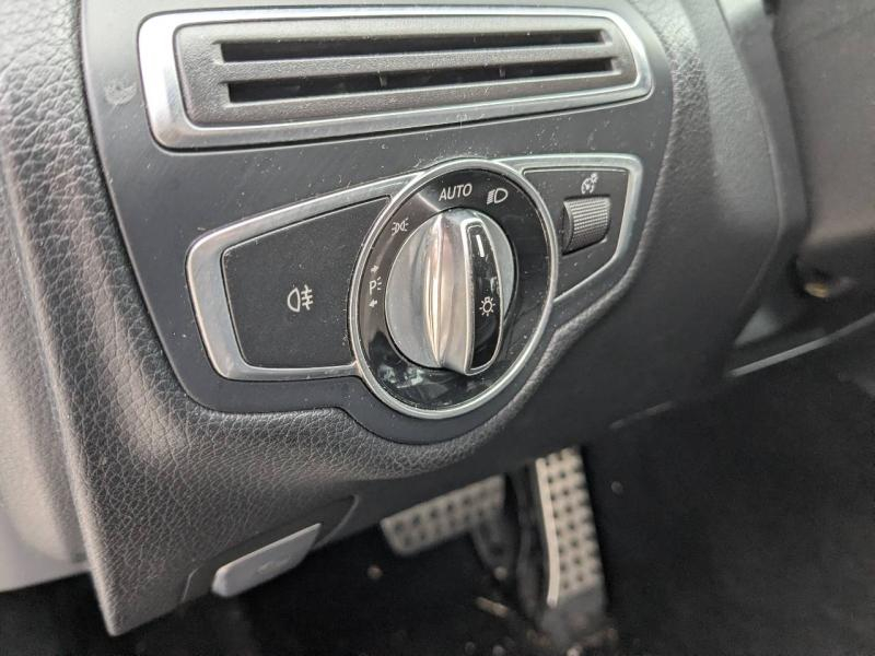 Photo 13 de l’annonce de MERCEDES-BENZ Classe C d’occasion à vendre à AIX-EN-PROVENCE