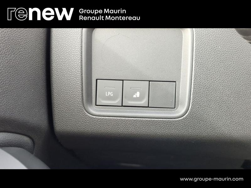 Photo 18 de l’annonce de DACIA Duster d’occasion à vendre à VARENNES SUR SEINE