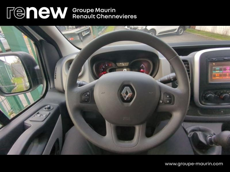 Photo 13 de l’annonce de RENAULT Trafic Combi d’occasion à vendre à CHENNEVIÈRES-SUR-MARNE