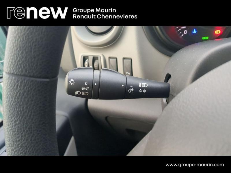 Photo 17 de l’annonce de RENAULT Trafic Combi d’occasion à vendre à CHENNEVIÈRES-SUR-MARNE