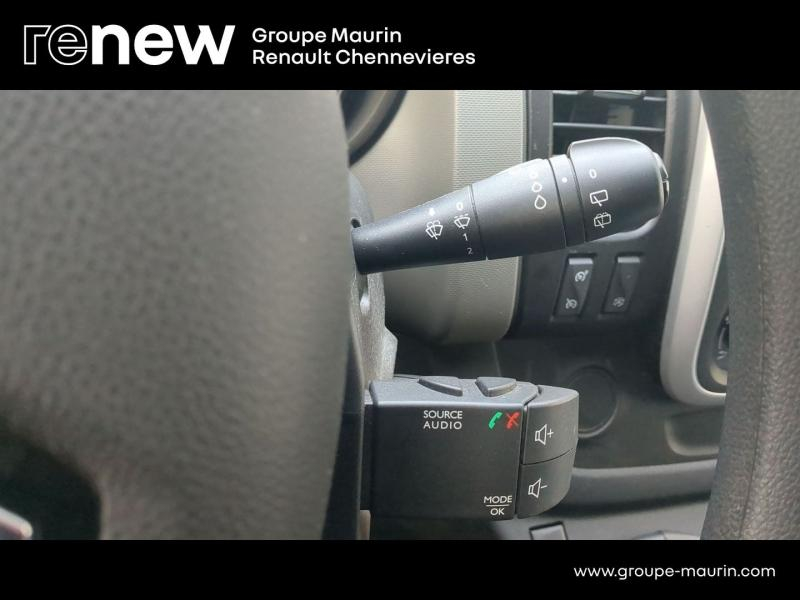 Photo 18 de l’annonce de RENAULT Trafic Combi d’occasion à vendre à CHENNEVIÈRES-SUR-MARNE