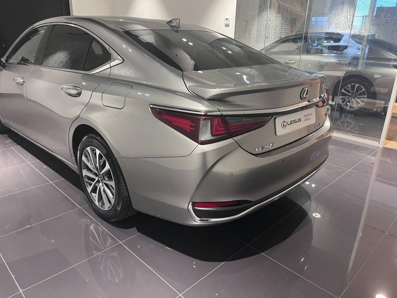 Photo 5 de l’annonce de LEXUS ES d’occasion à vendre à LATTES