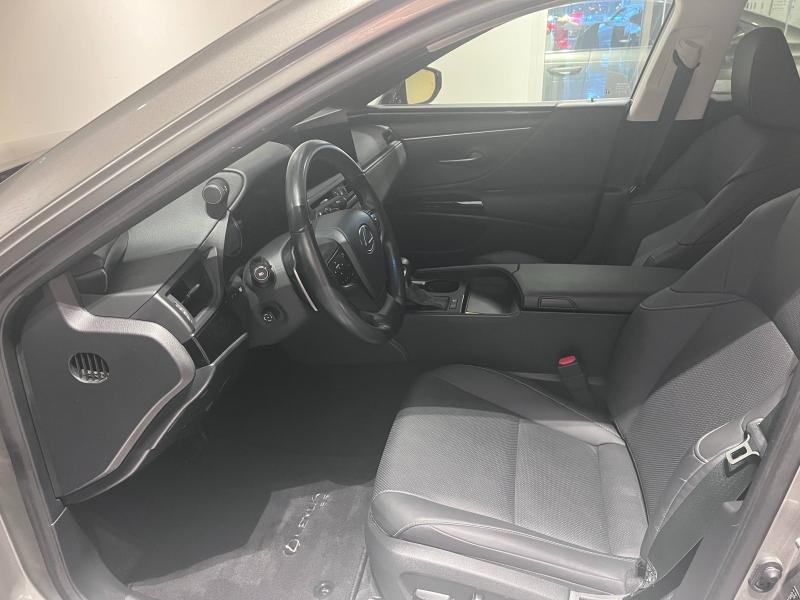 Photo 7 de l’annonce de LEXUS ES d’occasion à vendre à LATTES