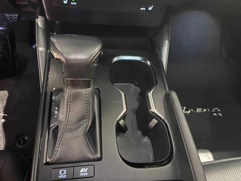 Photo 15 de l’annonce de LEXUS ES d’occasion à vendre à LATTES