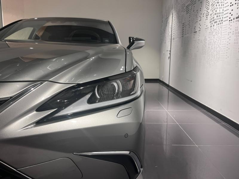 Photo 18 de l’annonce de LEXUS ES d’occasion à vendre à LATTES