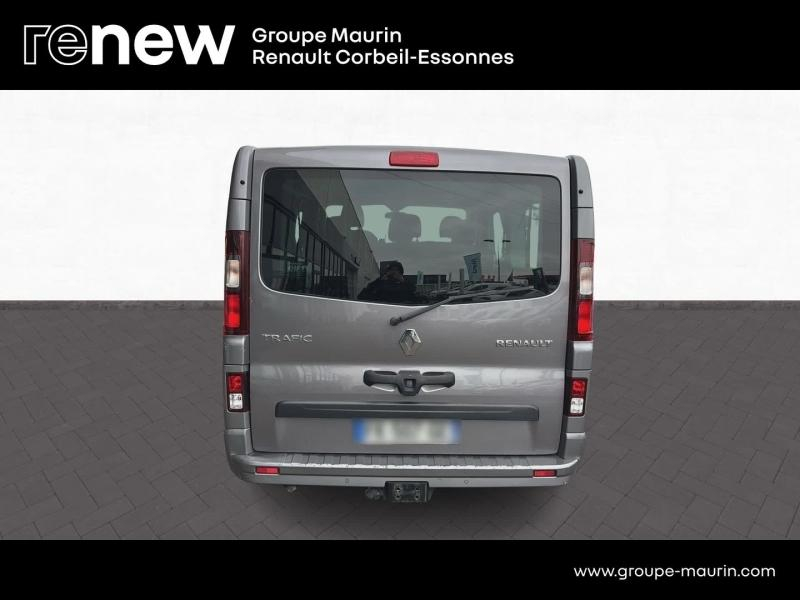Photo 4 de l’annonce de RENAULT Trafic Combi d’occasion à vendre à CORBEIL-ESSONNES