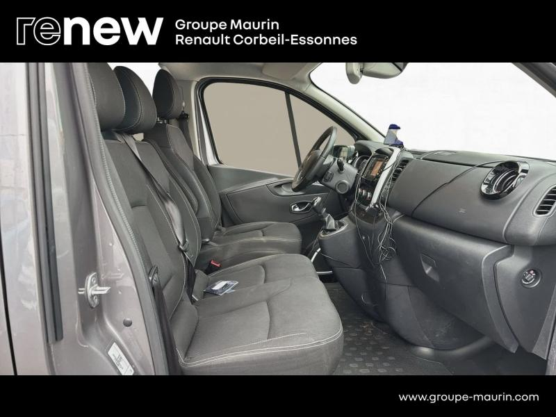Photo 16 de l’annonce de RENAULT Trafic Combi d’occasion à vendre à CORBEIL-ESSONNES