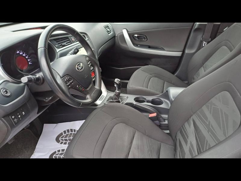 Photo 8 de l’annonce de KIA Cee'd d’occasion à vendre à MANOSQUE