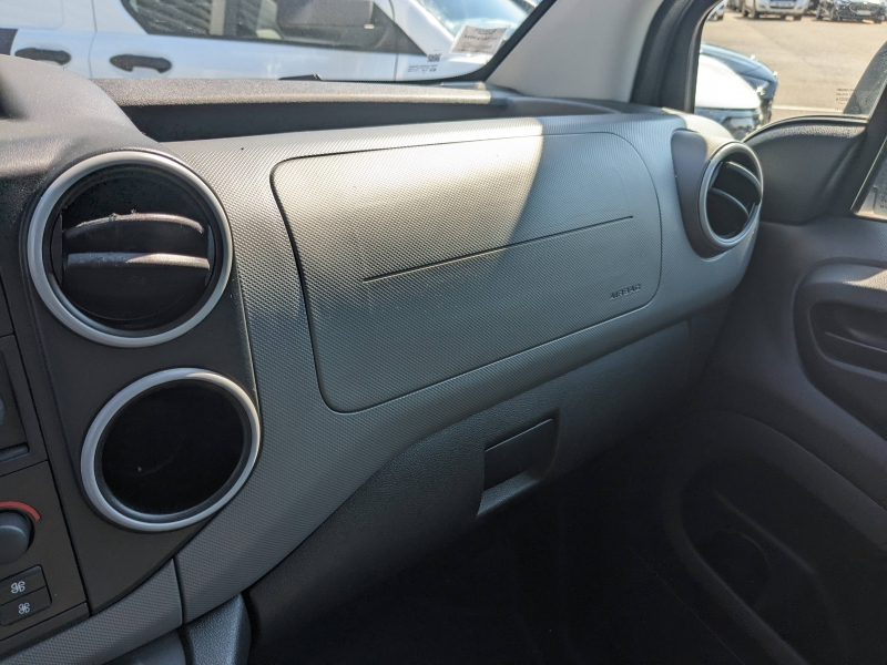 Photo 15 de l’annonce de CITROEN Berlingo d’occasion à vendre à AUBAGNE