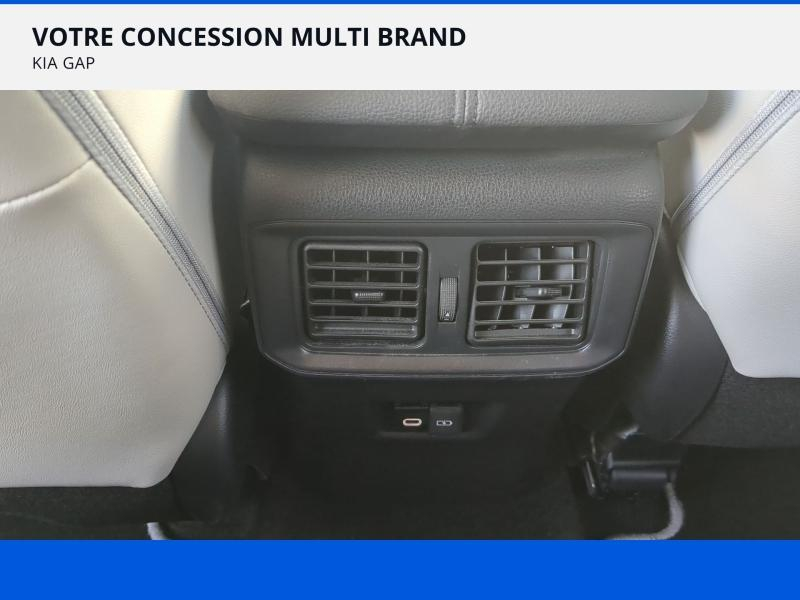 Photo 16 de l’annonce de TOYOTA RAV4 d’occasion à vendre à GAP