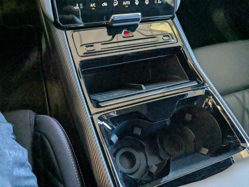 Photo 12 de l’annonce de FORD Explorer d’occasion à vendre à AUBAGNE