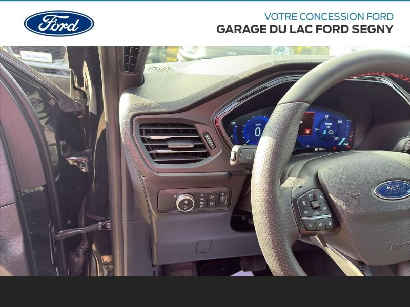 Photo 14 de l’annonce de FORD Kuga d’occasion à vendre à PAYS DE GEX