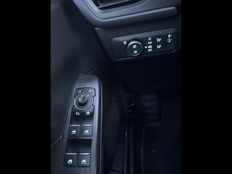 Photo 19 de l’annonce de FORD Kuga d’occasion à vendre à TOULON