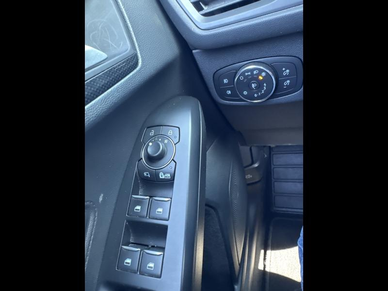 Photo 20 de l’annonce de FORD Focus d’occasion à vendre à TOULON