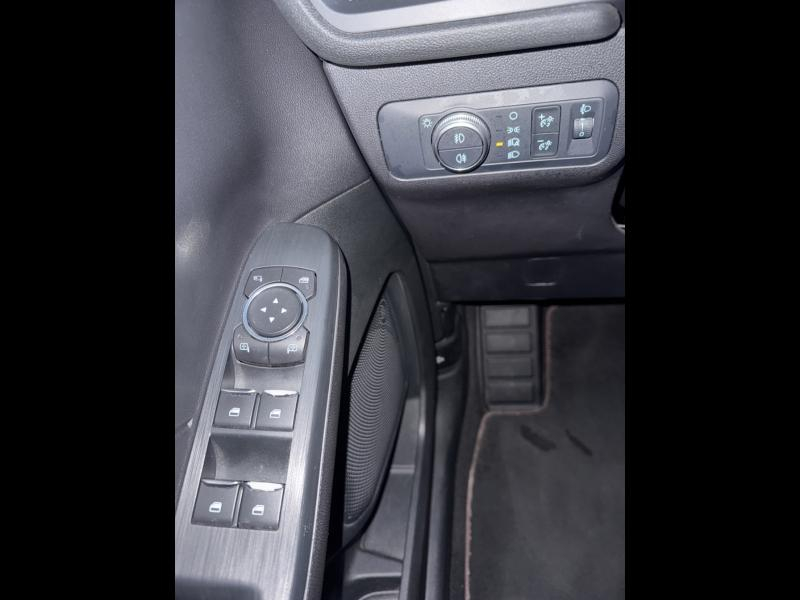 Photo 14 de l’annonce de FORD Kuga d’occasion à vendre à TOULON