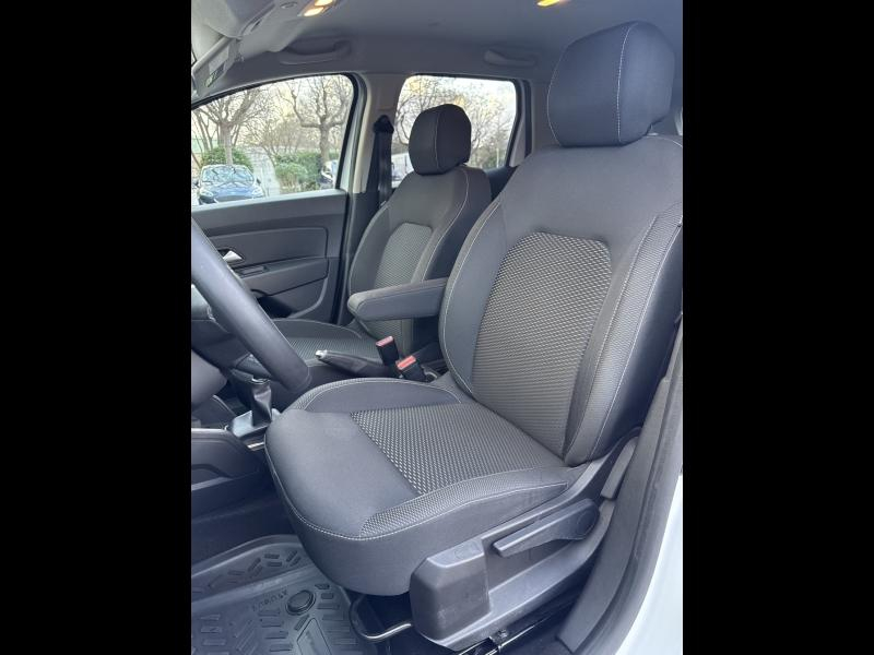 Photo 9 de l’annonce de DACIA Duster d’occasion à vendre à TOULON