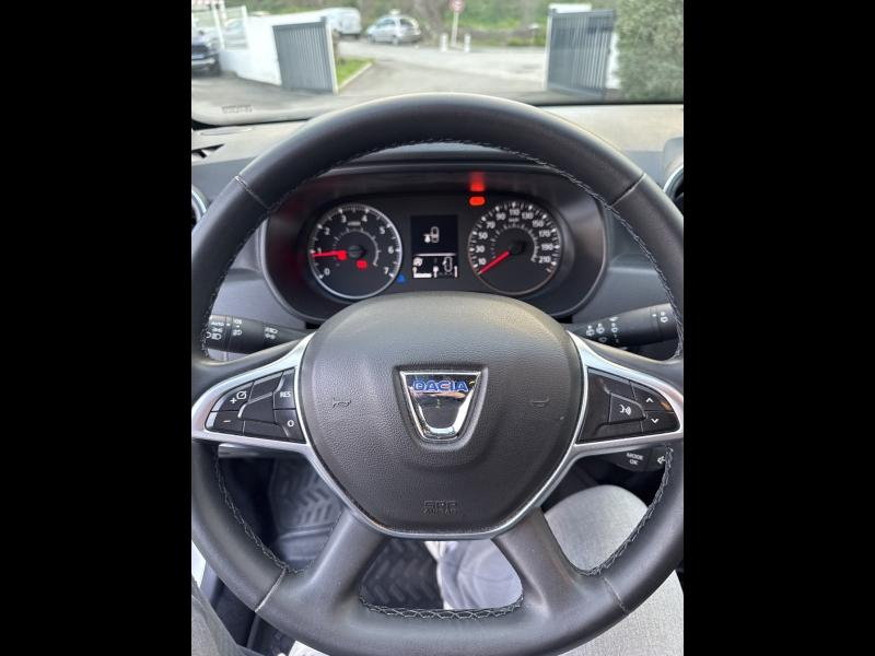 Photo 12 de l’annonce de DACIA Duster d’occasion à vendre à TOULON