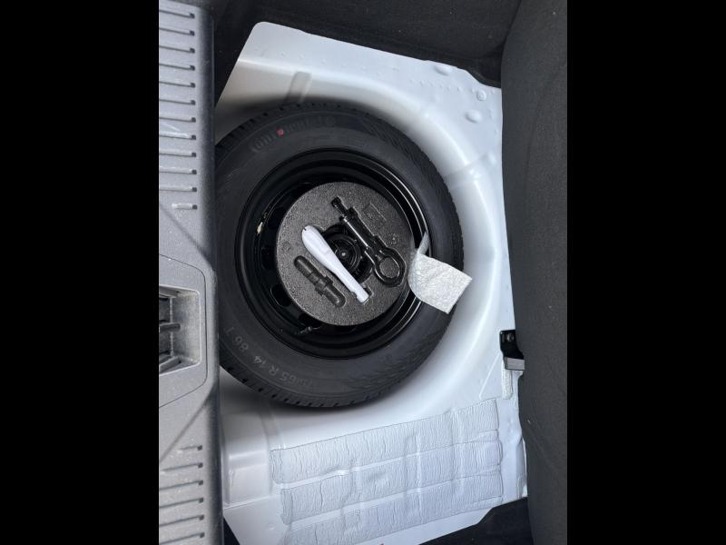 Photo 10 de l’annonce de FORD Fiesta d’occasion à vendre à VITROLLES