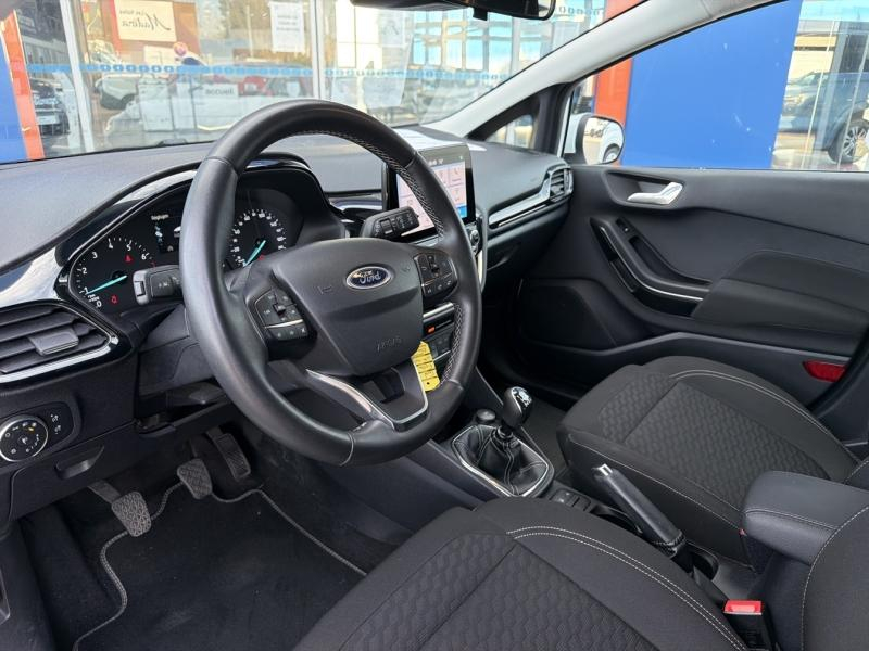 Photo 11 de l’annonce de FORD Fiesta d’occasion à vendre à VITROLLES