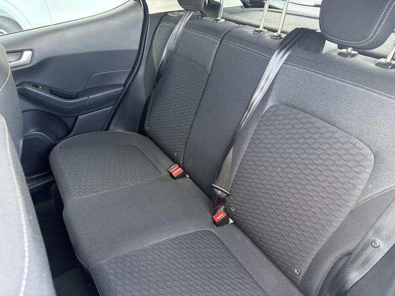 Photo 12 de l’annonce de FORD Fiesta d’occasion à vendre à VITROLLES