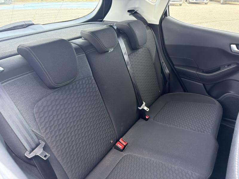 Photo 13 de l’annonce de FORD Fiesta d’occasion à vendre à VITROLLES