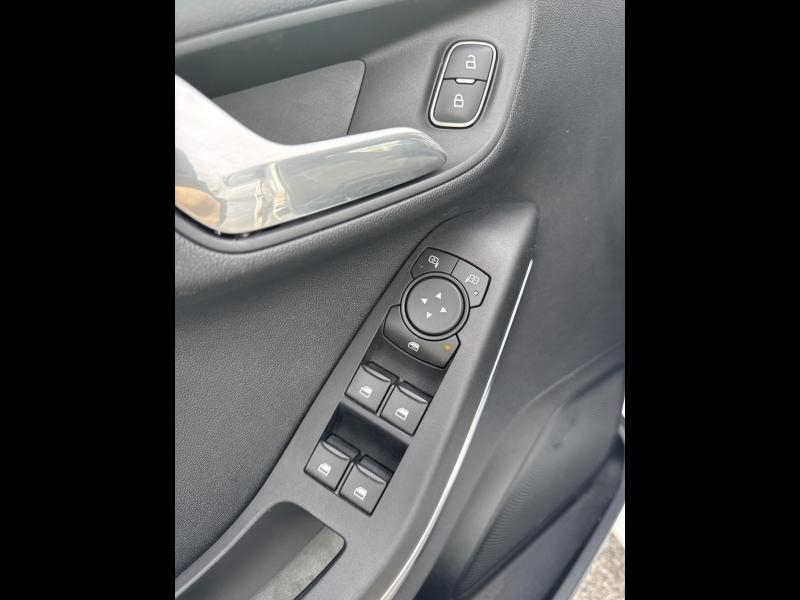 Photo 11 de l’annonce de FORD Fiesta d’occasion à vendre à TOULON