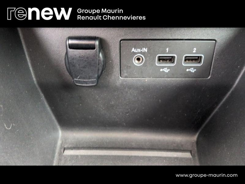 Photo 20 de l’annonce de RENAULT Clio d’occasion à vendre à CHENNEVIÈRES-SUR-MARNE