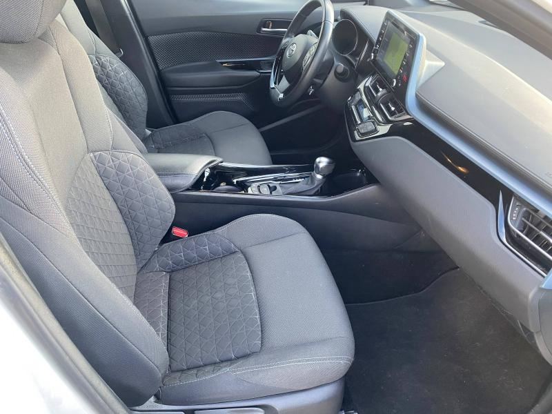 Photo 13 de l’annonce de TOYOTA C-HR d’occasion à vendre à AUBIÈRE