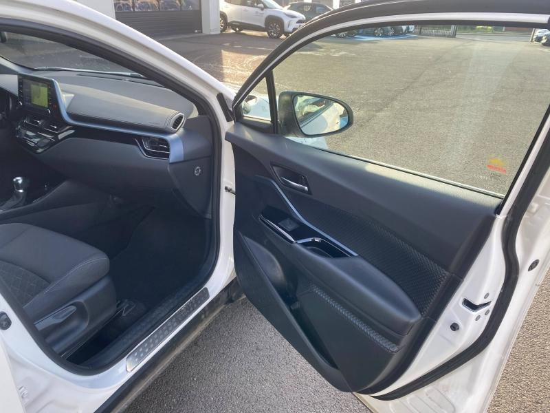 Photo 14 de l’annonce de TOYOTA C-HR d’occasion à vendre à AUBIÈRE