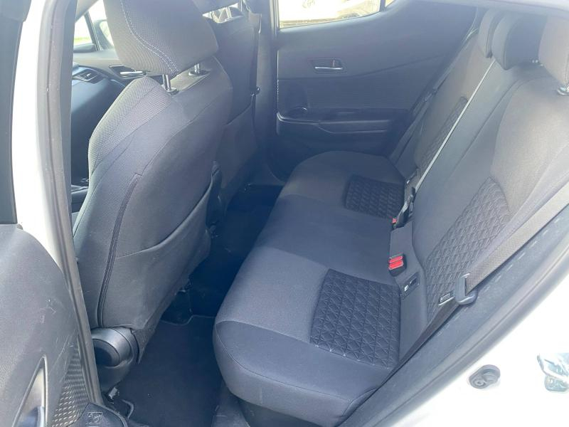 Photo 17 de l’annonce de TOYOTA C-HR d’occasion à vendre à AUBIÈRE