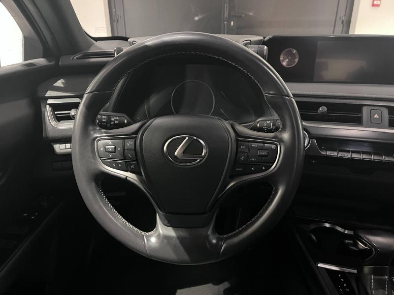 Photo 9 de l’annonce de LEXUS UX d’occasion à vendre à LATTES