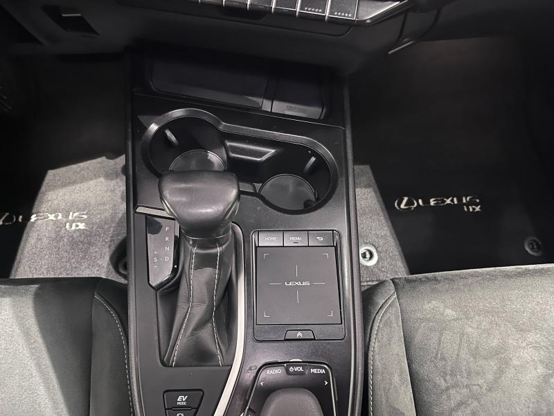 Photo 17 de l’annonce de LEXUS UX d’occasion à vendre à LATTES
