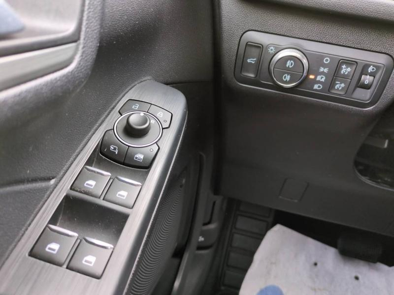 Photo 14 de l’annonce de FORD Kuga d’occasion à vendre à NÎMES