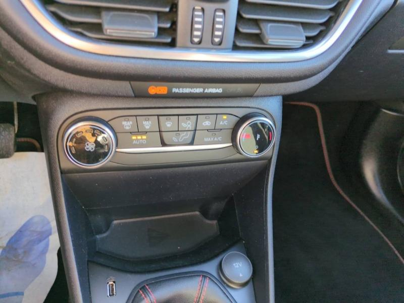 Photo 8 de l’annonce de FORD Fiesta d’occasion à vendre à NÎMES