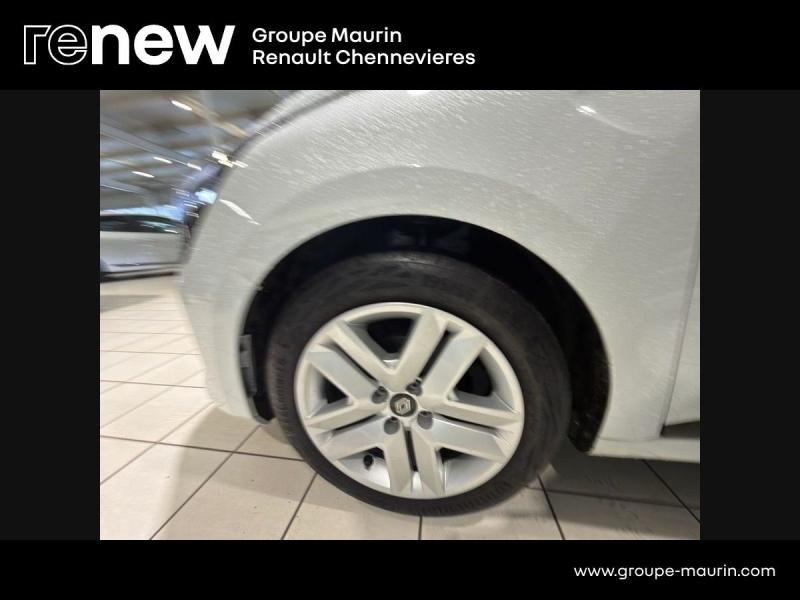 Photo 9 de l’annonce de RENAULT Clio d’occasion à vendre à CHENNEVIÈRES-SUR-MARNE