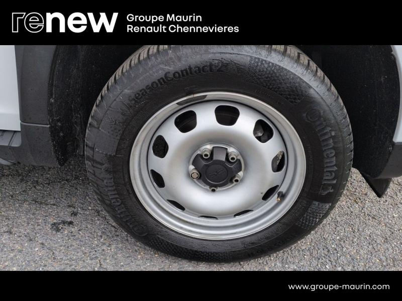 Photo 10 de l’annonce de DACIA Duster d’occasion à vendre à CHENNEVIÈRES-SUR-MARNE