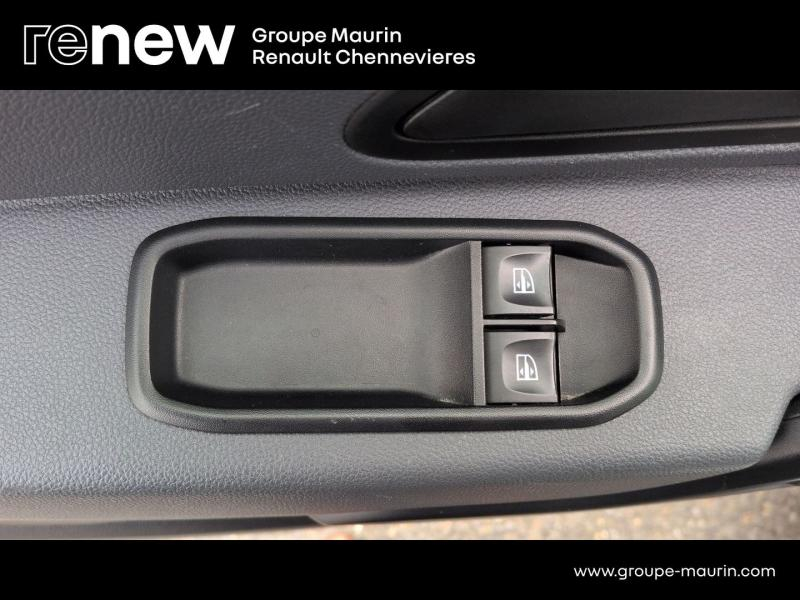 Photo 19 de l’annonce de DACIA Duster d’occasion à vendre à CHENNEVIÈRES-SUR-MARNE