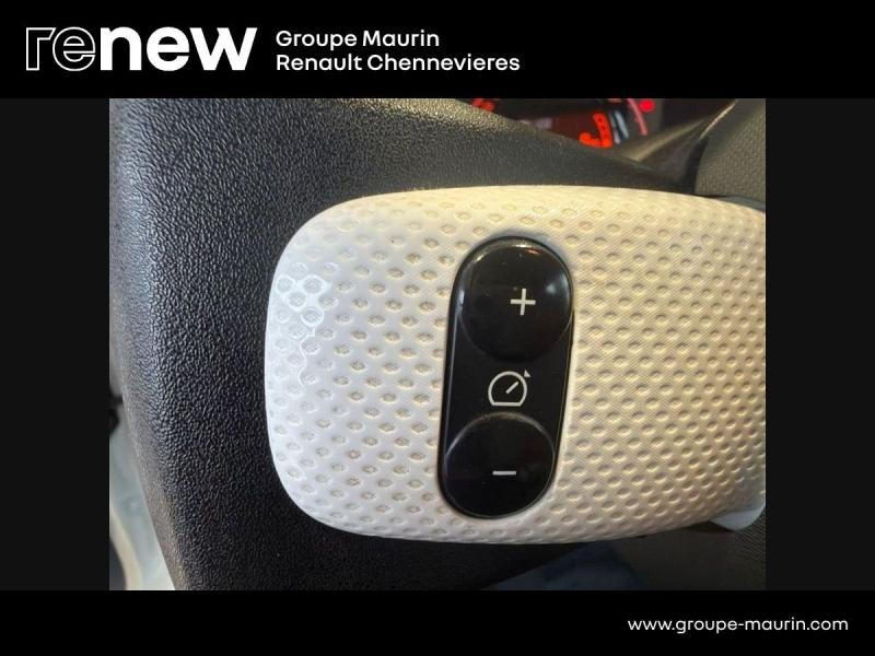 Photo 20 de l’annonce de RENAULT Twingo d’occasion à vendre à CHENNEVIÈRES-SUR-MARNE