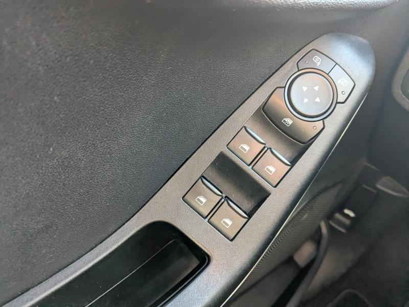 Photo 16 de l’annonce de FORD Fiesta d’occasion à vendre à DRAGUIGNAN