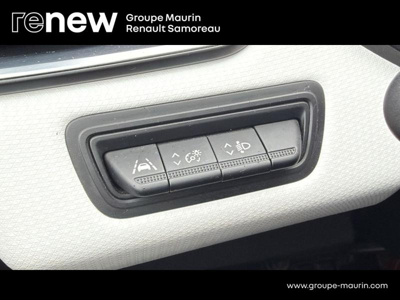 Photo 18 de l’annonce de RENAULT Clio d’occasion à vendre à SAMOREAU