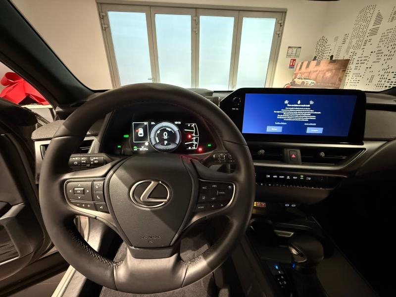 Photo 17 de l’annonce de LEXUS UX d’occasion à vendre à MONTFAVET