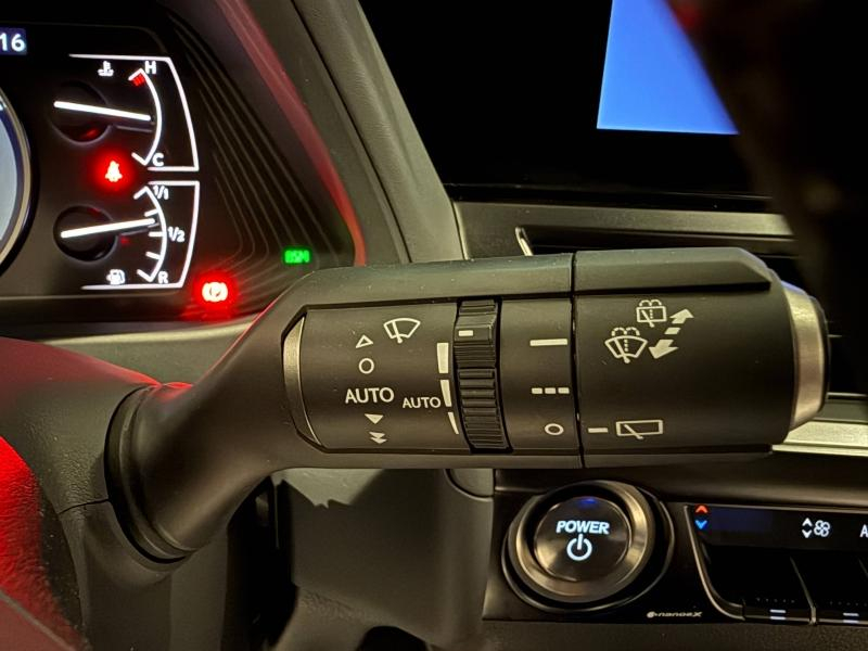 Photo 18 de l’annonce de LEXUS UX d’occasion à vendre à MONTFAVET