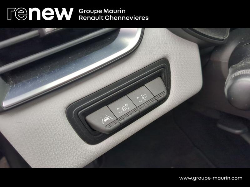 Photo 13 de l’annonce de RENAULT Clio d’occasion à vendre à CHENNEVIÈRES-SUR-MARNE